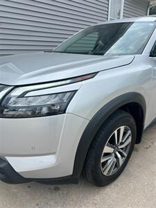 2025 Nissan Pathfinder SL - Photo 5 - Macomb, IL 61455