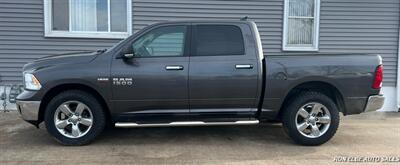 2017 RAM 1500 SLT   - Photo 3 - Macomb, IL 61455