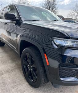 2024 Jeep Grand Cherokee Altitude   - Photo 7 - Macomb, IL 61455