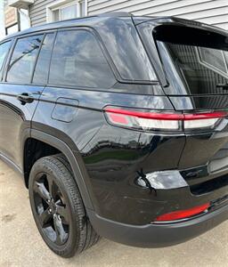 2024 Jeep Grand Cherokee Altitude   - Photo 10 - Macomb, IL 61455