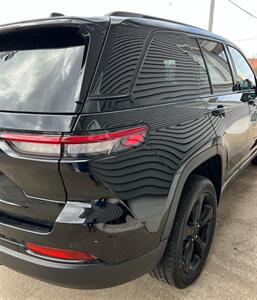 2024 Jeep Grand Cherokee Altitude   - Photo 8 - Macomb, IL 61455