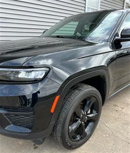2024 Jeep Grand Cherokee Altitude   - Photo 5 - Macomb, IL 61455