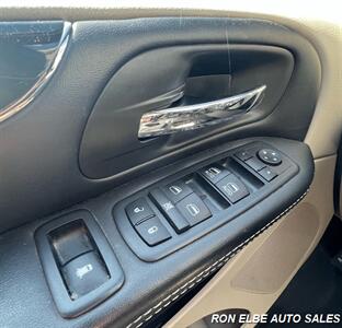 2019 Dodge Grand Caravan SXT - Photo 18 - Macomb, IL 61455