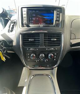 2019 Dodge Grand Caravan SXT - Photo 19 - Macomb, IL 61455