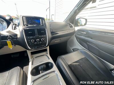 2019 Dodge Grand Caravan SXT - Photo 20 - Macomb, IL 61455