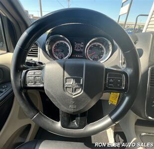 2019 Dodge Grand Caravan SXT - Photo 17 - Macomb, IL 61455