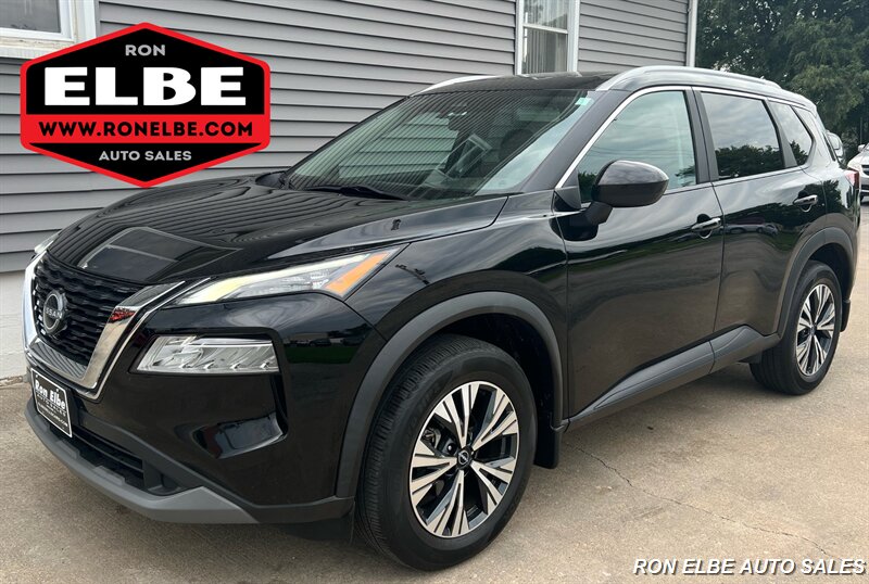 2023 Nissan Rogue SV   - Photo 1 - Macomb, IL 61455