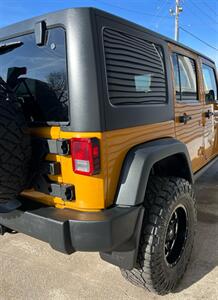 2014 Jeep Wrangler Unlimited Rubicon   - Photo 8 - Macomb, IL 61455