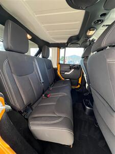 2014 Jeep Wrangler Unlimited Rubicon   - Photo 12 - Macomb, IL 61455