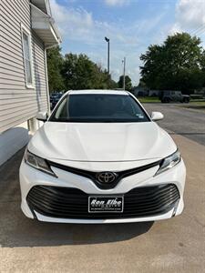 2020 Toyota Camry LE   - Photo 5 - Macomb, IL 61455