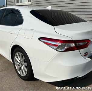 2020 Toyota Camry LE   - Photo 9 - Macomb, IL 61455