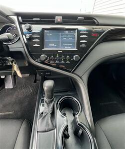 2020 Toyota Camry LE   - Photo 21 - Macomb, IL 61455