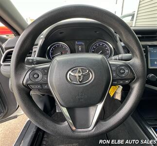 2020 Toyota Camry LE   - Photo 17 - Macomb, IL 61455