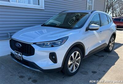 2025 Ford Escape Platinum   - Photo 2 - Macomb, IL 61455