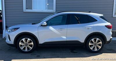 2025 Ford Escape Platinum   - Photo 3 - Macomb, IL 61455