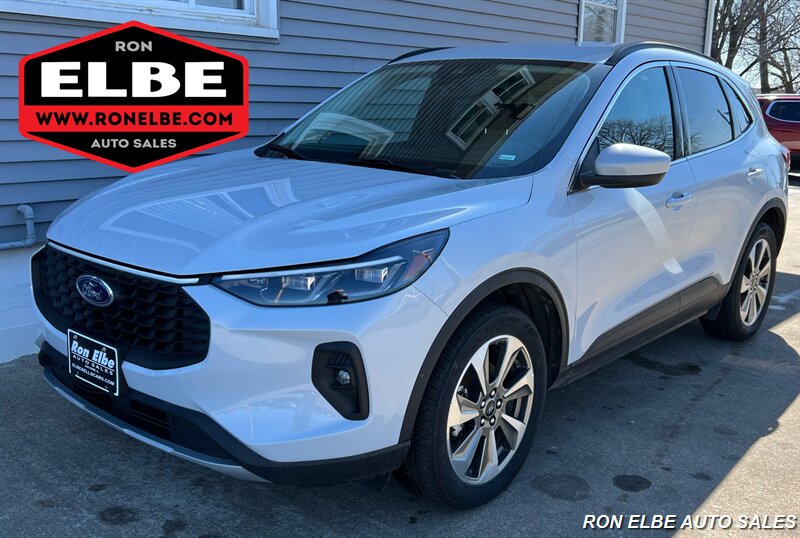2025 Ford Escape Platinum  