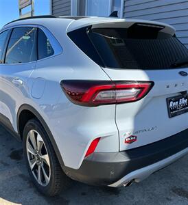 2025 Ford Escape Platinum   - Photo 10 - Macomb, IL 61455