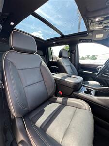2023 Chevrolet Suburban Premier   - Photo 11 - Macomb, IL 61455