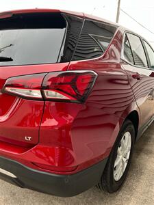 2023 Chevrolet Equinox LT   - Photo 8 - Macomb, IL 61455