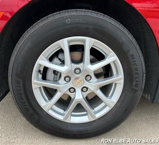 2023 Chevrolet Equinox LT   - Photo 4 - Macomb, IL 61455