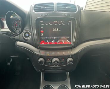 2019 Dodge Journey Crossroad   - Photo 18 - Macomb, IL 61455