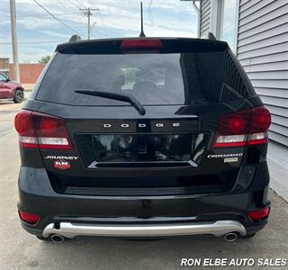 2019 Dodge Journey Crossroad   - Photo 9 - Macomb, IL 61455
