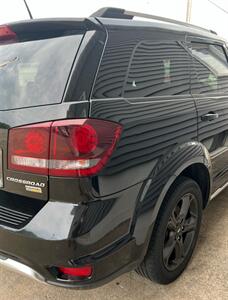 2019 Dodge Journey Crossroad   - Photo 8 - Macomb, IL 61455