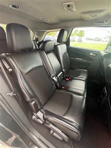 2019 Dodge Journey Crossroad   - Photo 12 - Macomb, IL 61455