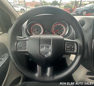 2016 Dodge Grand Caravan SXT - Photo 16 - Macomb, IL 61455