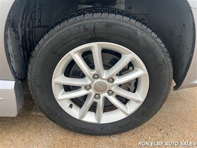 2016 Dodge Grand Caravan SXT - Photo 28 - Macomb, IL 61455