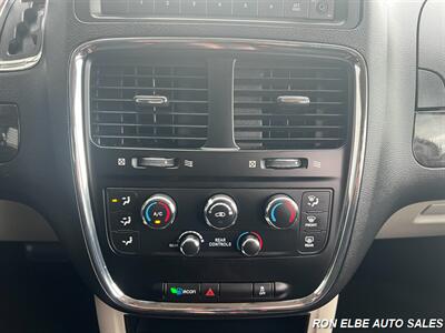 2016 Dodge Grand Caravan SXT - Photo 23 - Macomb, IL 61455