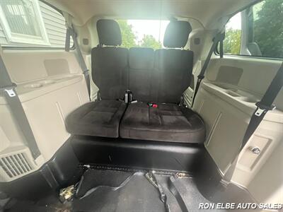2016 Dodge Grand Caravan SXT - Photo 14 - Macomb, IL 61455