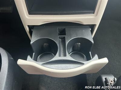 2016 Dodge Grand Caravan SXT - Photo 22 - Macomb, IL 61455