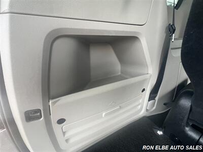 2016 Dodge Grand Caravan SXT - Photo 20 - Macomb, IL 61455