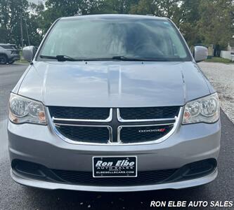 2016 Dodge Grand Caravan SXT - Photo 5 - Macomb, IL 61455