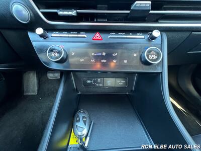 2024 Nissan Sentra SV   - Photo 18 - Macomb, IL 61455