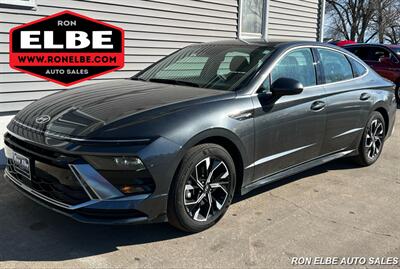 2024 Nissan Sentra SV   - Photo 1 - Macomb, IL 61455