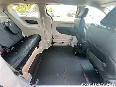 2019 Chrysler Pacifica Touring L - Photo 12 - Macomb, IL 61455