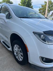 2019 Chrysler Pacifica Touring L - Photo 7 - Macomb, IL 61455
