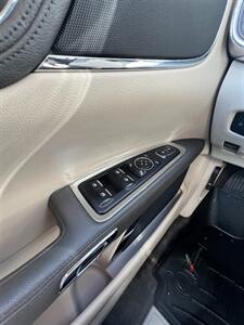 2017 Lincoln Continental Select   - Photo 21 - Macomb, IL 61455