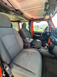 2020 Jeep Wrangler Unlimited Sport   - Photo 11 - Macomb, IL 61455