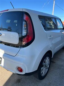 2018 Kia Soul +   - Photo 8 - Macomb, IL 61455