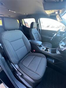 2023 GMC Acadia SLE - Photo 11 - Macomb, IL 61455