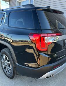 2023 GMC Acadia SLE - Photo 10 - Macomb, IL 61455