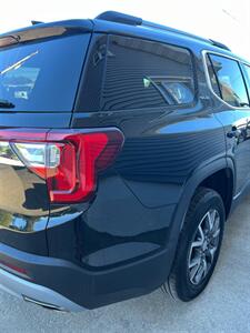 2023 GMC Acadia SLE - Photo 8 - Macomb, IL 61455