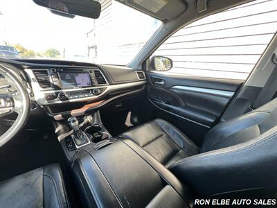 2018 Toyota Highlander XLE   - Photo 18 - Macomb, IL 61455