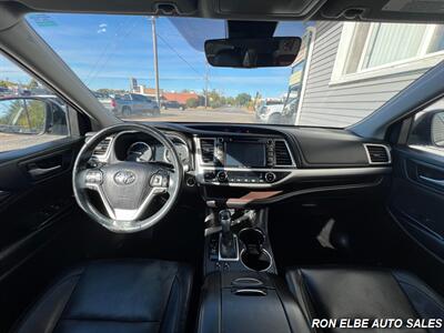 2018 Toyota Highlander XLE   - Photo 13 - Macomb, IL 61455