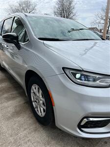 2024 Chrysler Pacifica Touring L   - Photo 6 - Macomb, IL 61455