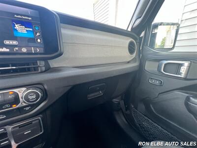 2024 Jeep Wrangler Sport S - Photo 19 - Macomb, IL 61455