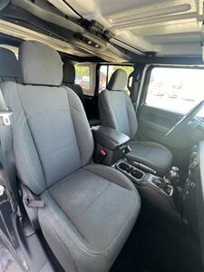 2024 Jeep Wrangler Sport S - Photo 11 - Macomb, IL 61455